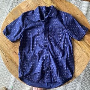 Childrens place size 7/8 (M). Button down short sleeve